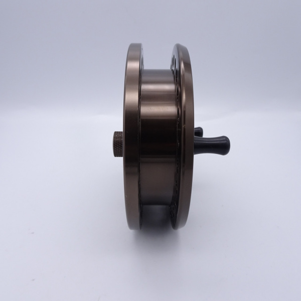 アヴェンタ VT1002